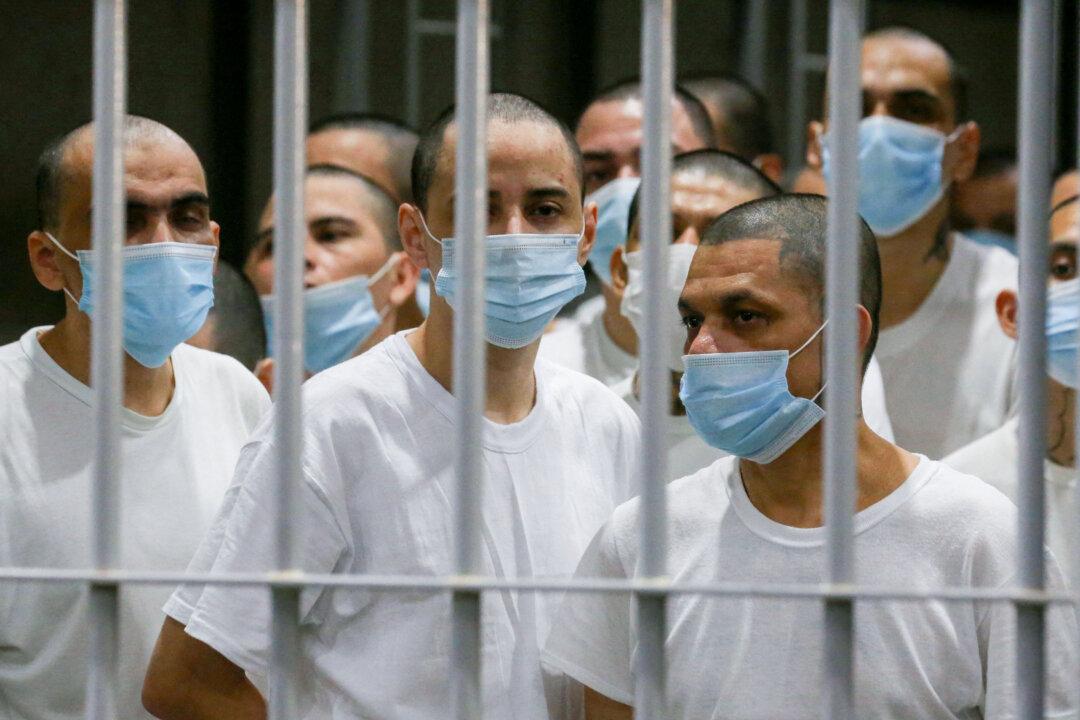 Senate Republicans Block Vote on El Salvador Deportations