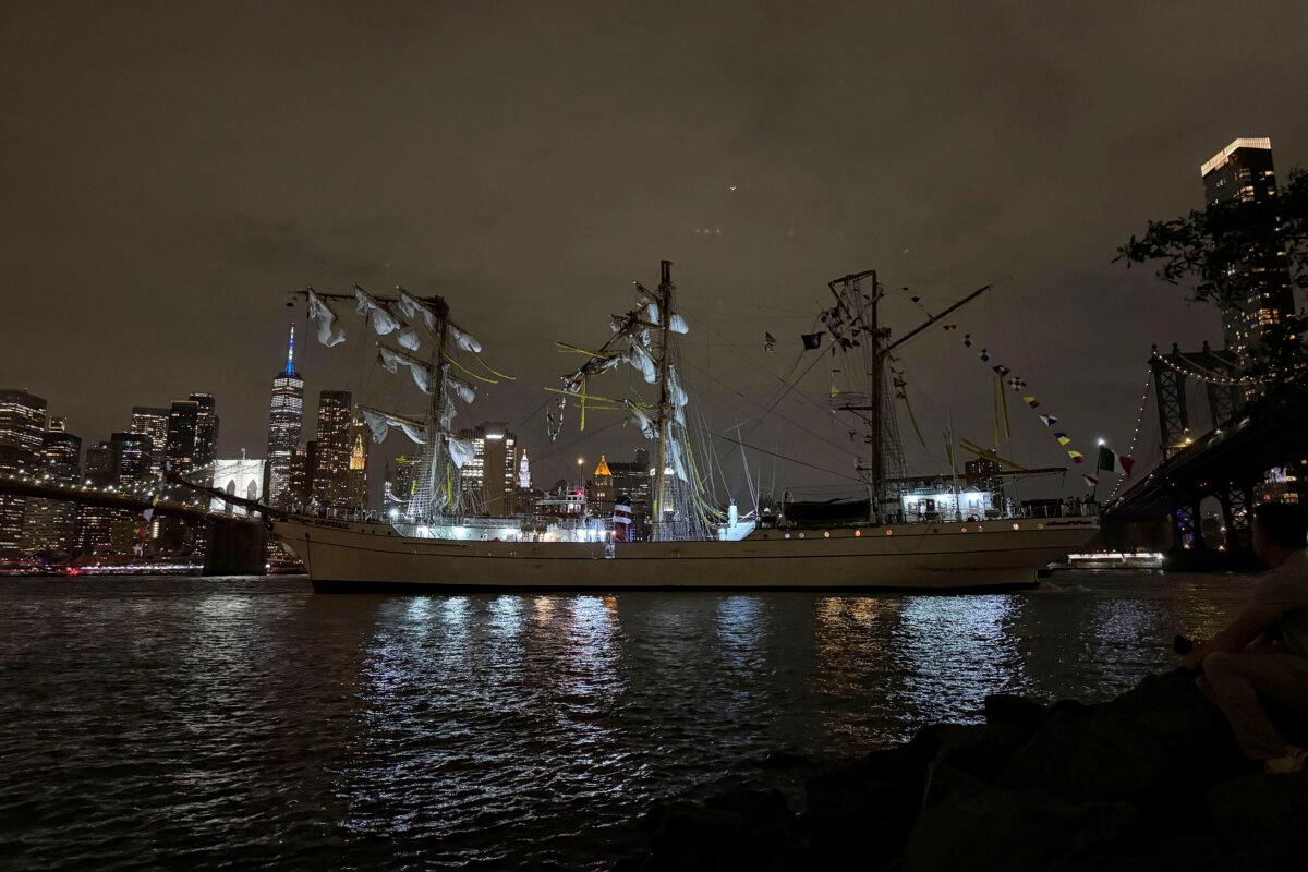 Cuauhtémoc, a masted Mexican Navy training vessel, is stuck after colliding with Brooklyn Bridge in New York on May 17, 2025 (Kyle Viterbo/AP photo)