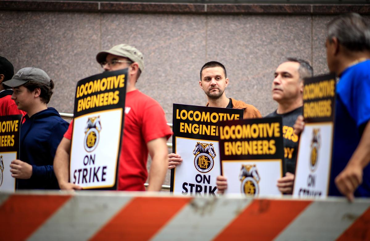 Deal Reached to End New Jersey Transit Strike: Union Chairman