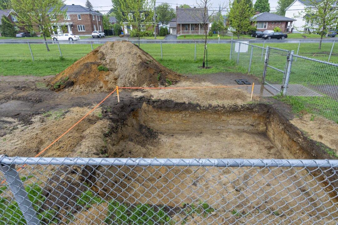 Archeologists Find Prehistoric Artifacts at Future Skating Rink Site Near Montreal
