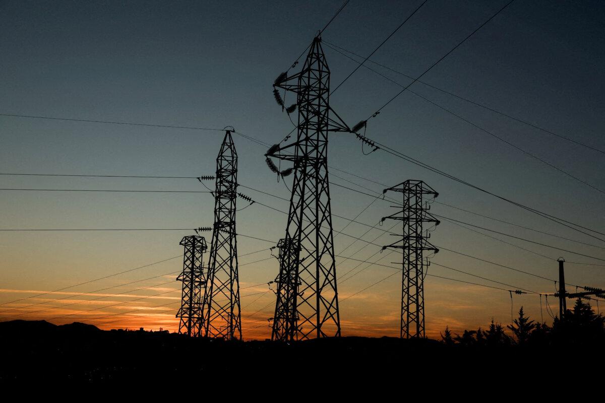 Power lines connecting pylons of high-tension electricity are seen during sunset at an electricity substation on the outskirts of Ronda, during a blackout in the Spanish city, on April 28, 2025. (Jon Nazca/Reuters)