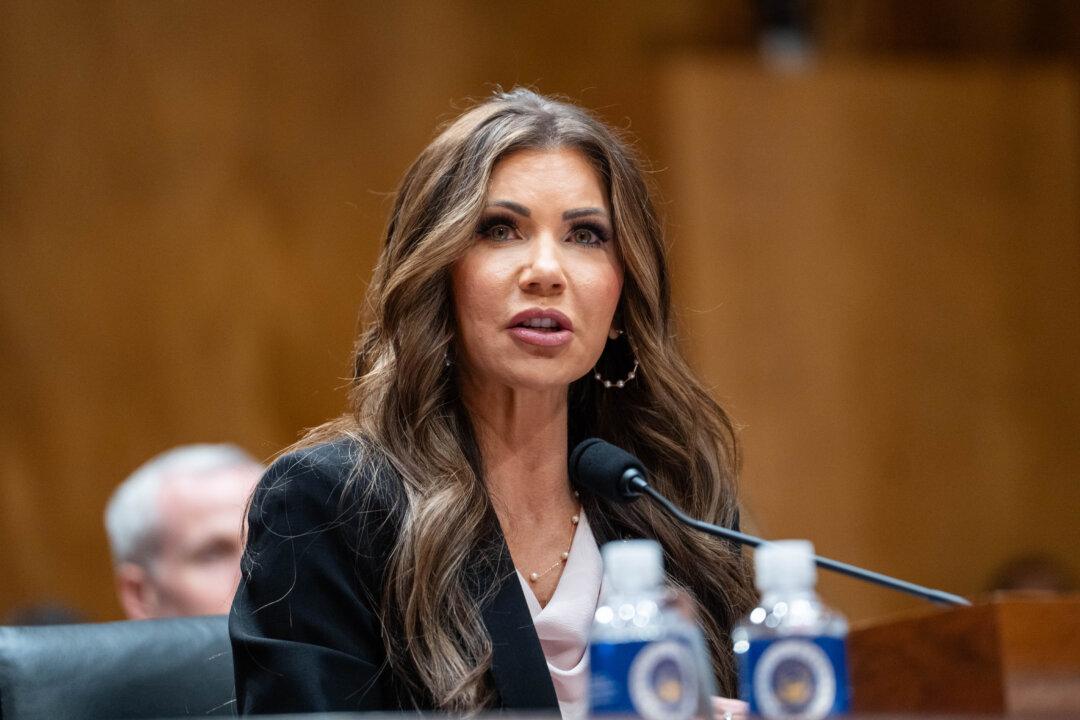Noem Warns Illegal Immigrants to Self-Deport or End Up in ‘Alligator Alcatraz’