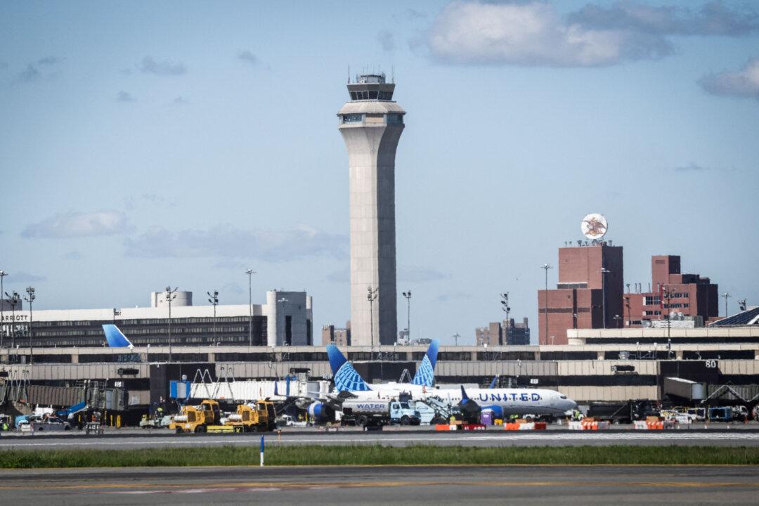 Air Traffic Control System ‘Failing’ Americans, Airline CEOs Warn Congress