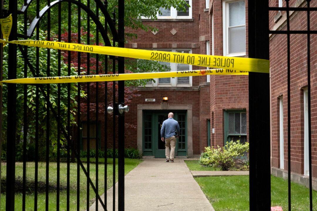 8 Killed and 50 Wounded in Chicago Over Long Weekend