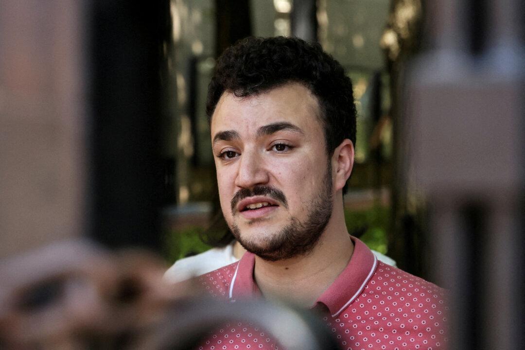 Judge Says US Bid to Deport Mahmoud Khalil Likely Violates Constitution