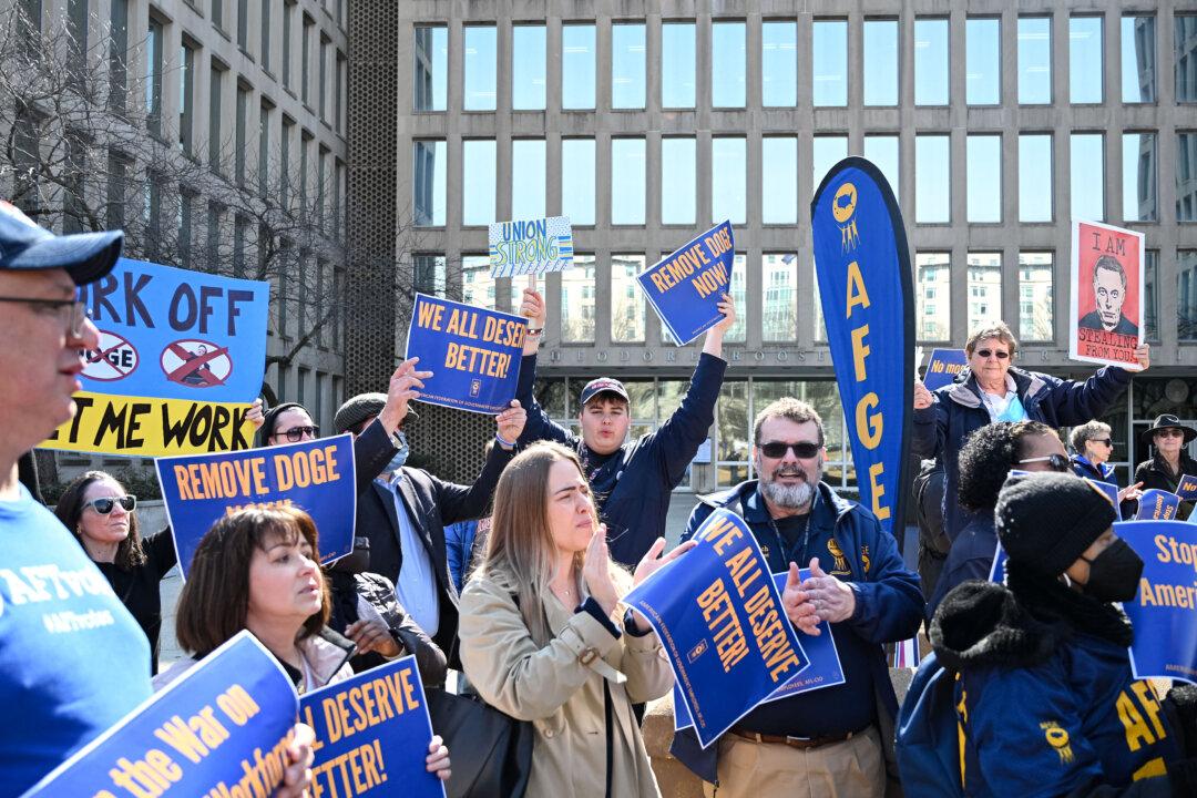 Federal Judge Blocks Trump Admin From Ending Collective Bargaining for Some Federal Workers