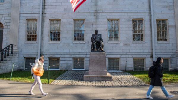 Judge Blocks Harvard Foreign Student Enrollment Ban; Trump Floats 50 Percent Tariffs on EU