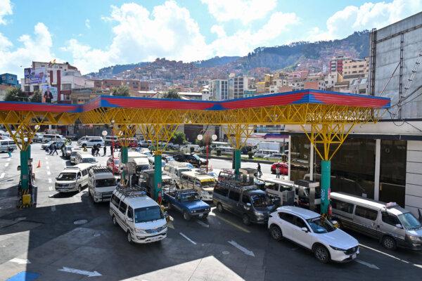 Vehicles queue up to get petrol at a service station in El Alto, Bolivia on May 23, 2025. (Aizar Raldes/AFP via Getty Images)