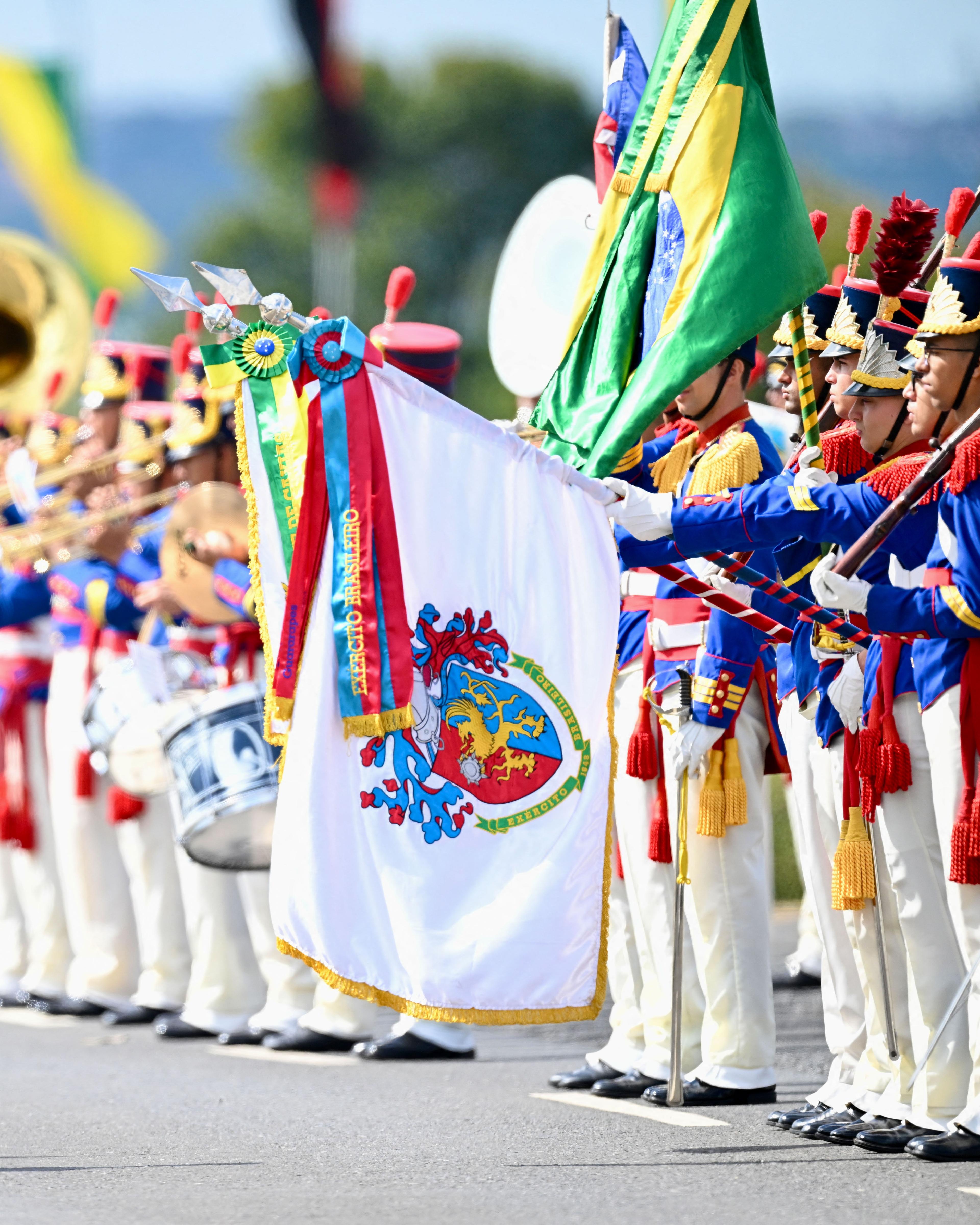 Day in Photos: Angolan President in Brazil, Kristi Noem in Italy, and the Colombia-Venezuela Border