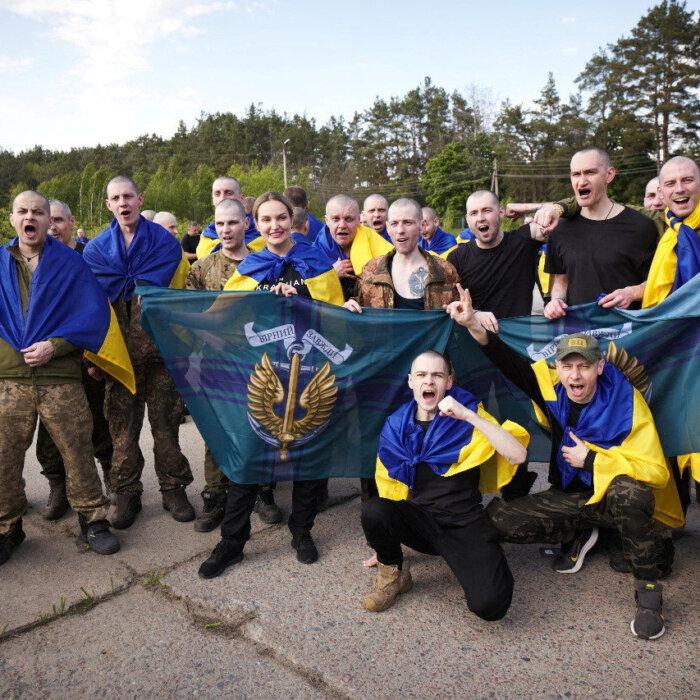 Russia, Ukraine Free First Prisoners as Part of War’s Biggest Exchange