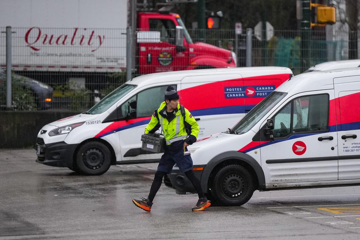 Canada Post Says Parcel Volume Is Down 50% From Last Year Amid Overtime Ban