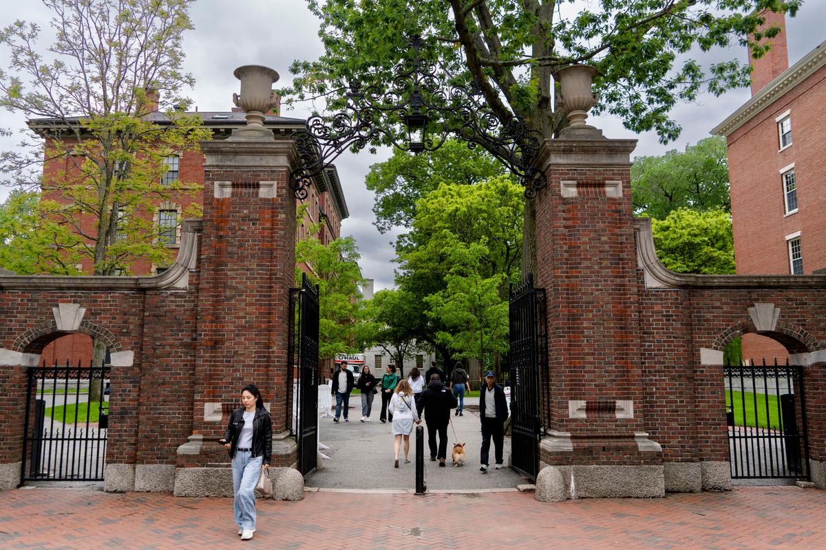 Trump Seeks Names and Countries of International Students at Harvard