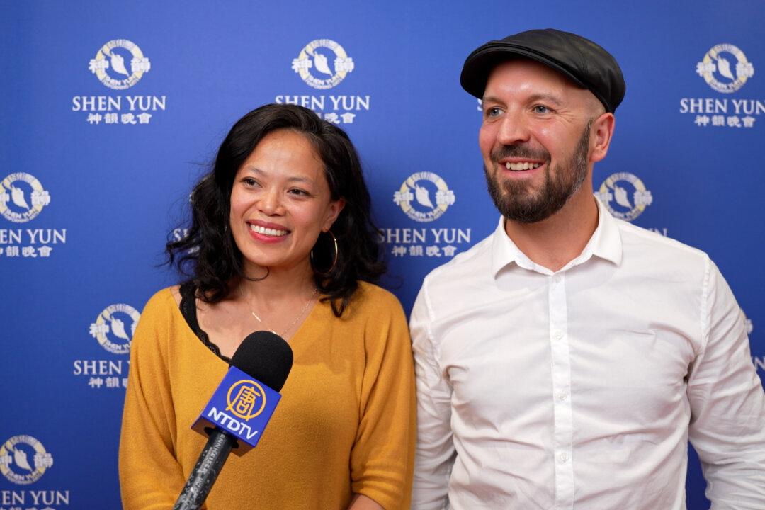 ‘Reconnects Me to My Roots:’ Audience in Lyon Impressed With Shen Yun’s Beauty and Values
