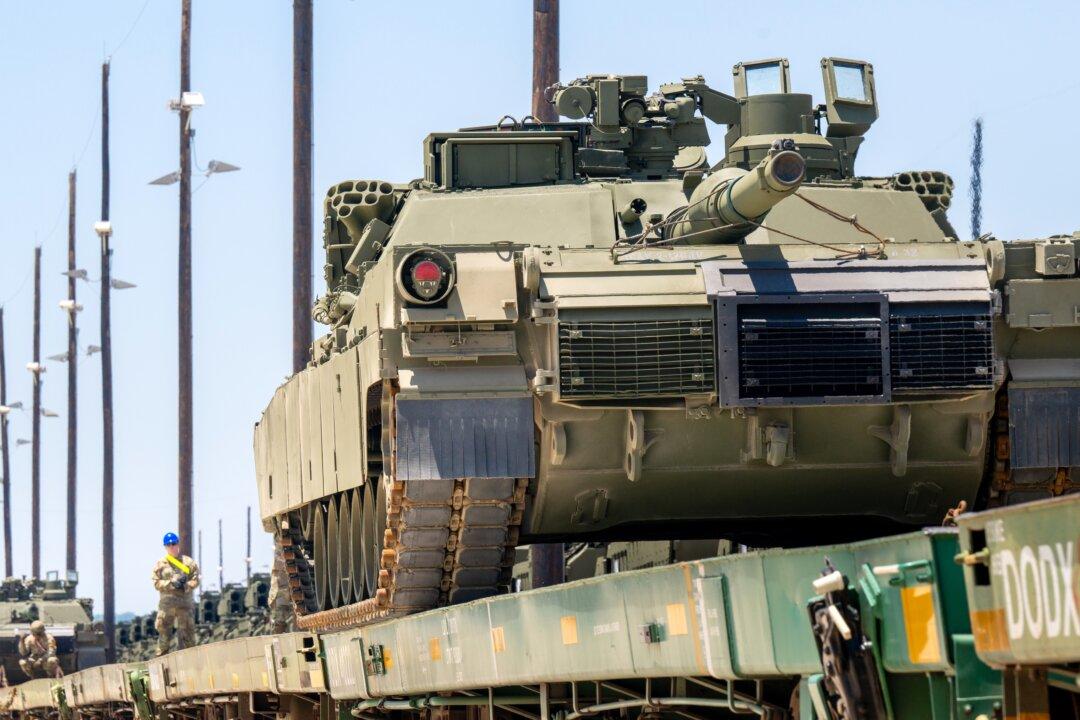 Tariffs Aim to Boost Military, AI Manufacturing—Not T-Shirts: Trump