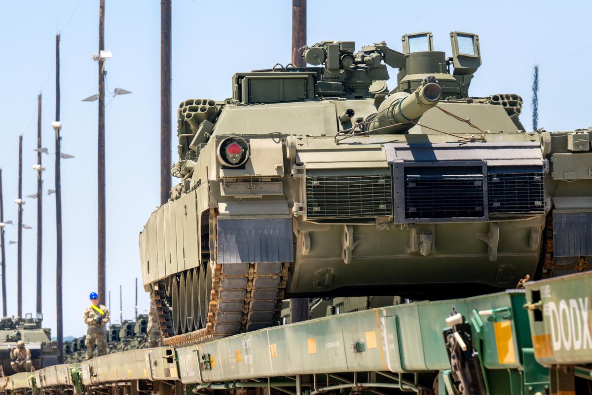 Tariffs Aim to Boost Military, AI Manufacturing—Not T-Shirts: Trump