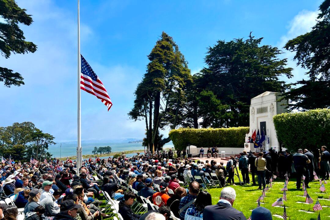 San Francisco Honors Fallen Service Members at Presidio Memorial Day Commemoration