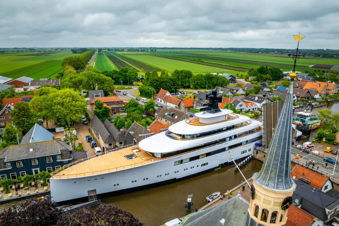 World’s Billionaire Population Surges to New Record High: UBS