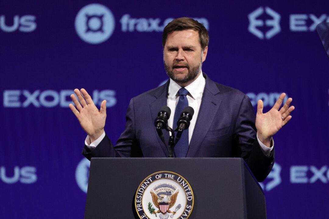 Vance Says Bitcoin Reserve a US Strategic Advantage Over China