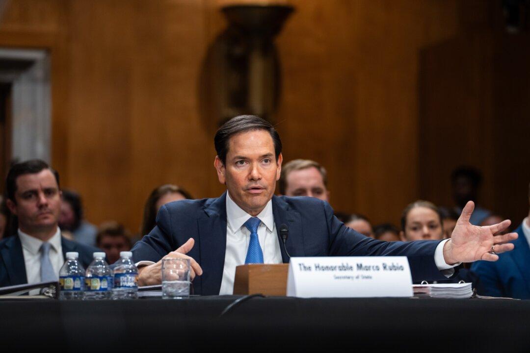 Rubio Calls on China to Dissuade Iran From Closing Strait of Hormuz
