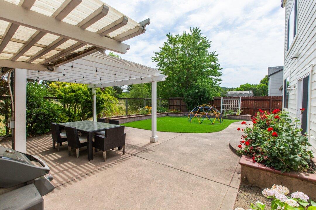 Quick and Easy Outdoor Cleaning and Storage Tips