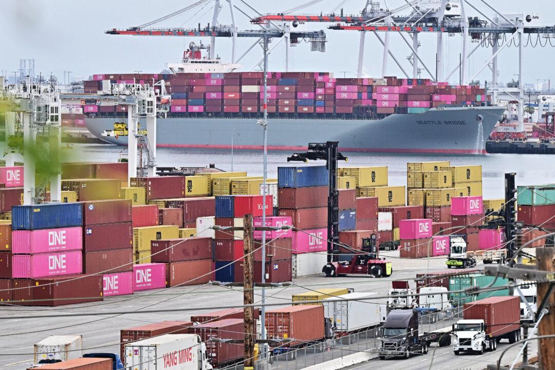 Tariffs Temporarily Reinstated by Appeals Court, Reversing Lower Court Order