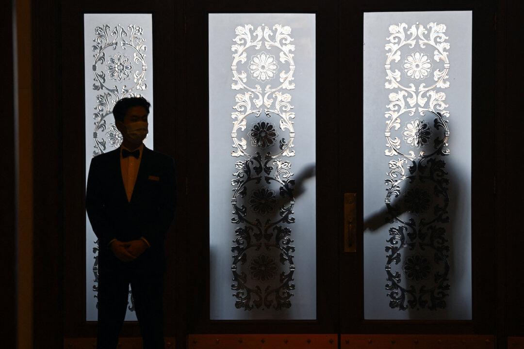 Experts Warn US of CCP Duplicity as Trade Talks Continue