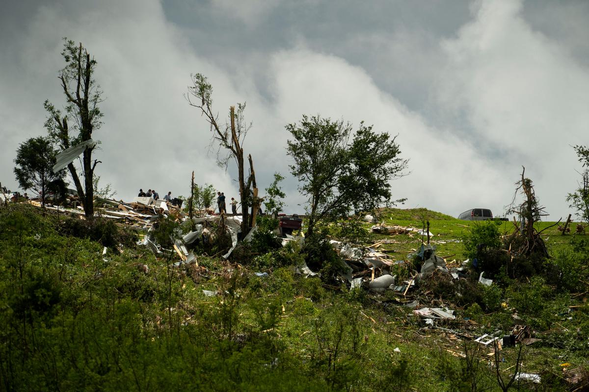 1 Dead and Several Injured When Storm Rips Through Kentucky Community, Authorities Say