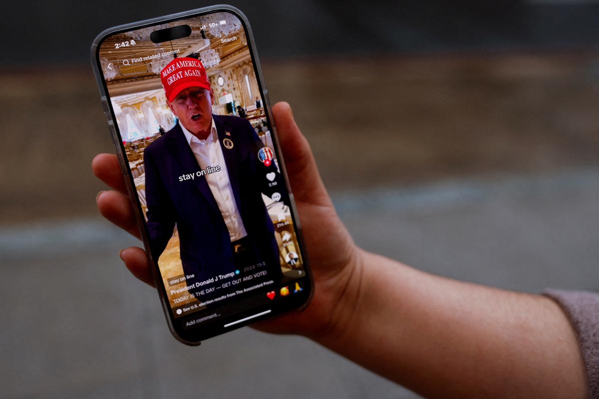 Trump Says US TikTok Buyer Lined Up, but Beijing Wants to Retain Algorithm