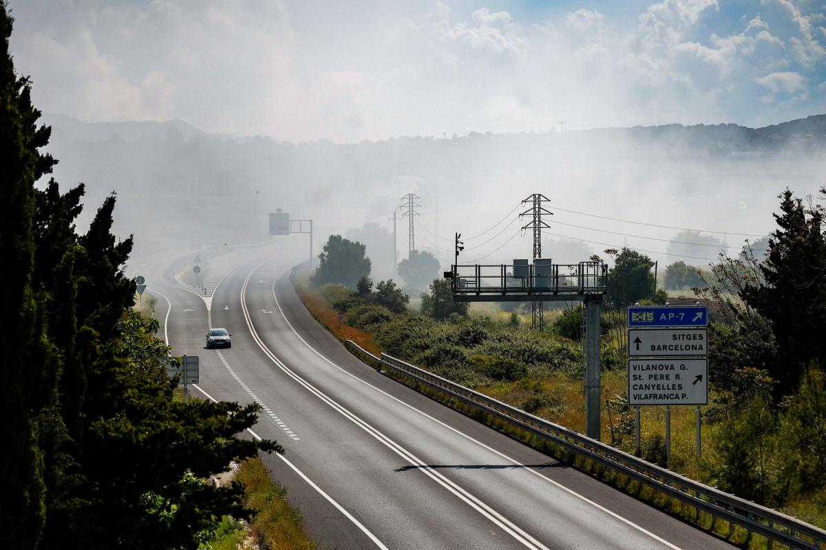Fire at Chemical Plant in Northeastern Spain Keeps Thousands Indoors