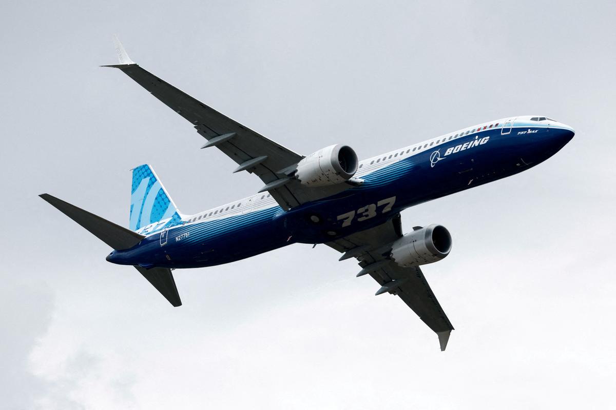 Russian Boeing 737 Lands Safely After Turning Back With Cabin Pressure Issue, Flight Data Shows