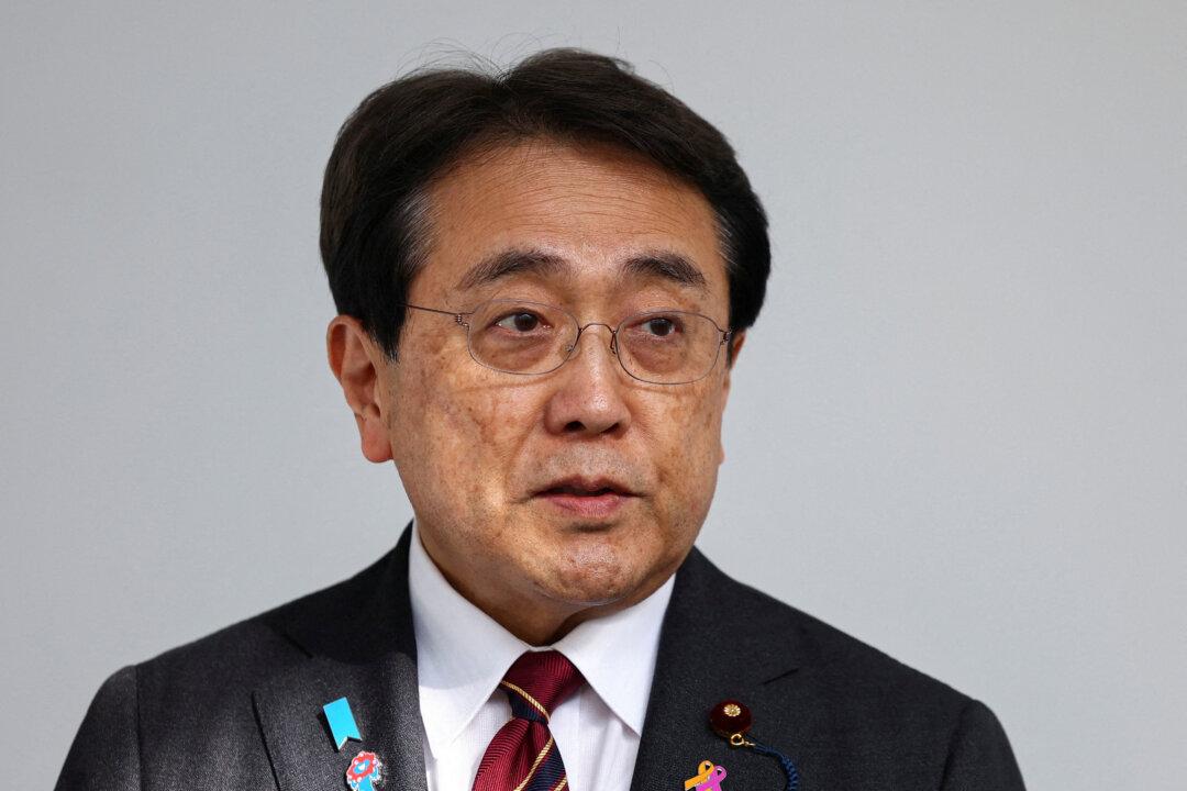 Japan’s Trade Envoy May Leverage US Defense Purchases in Tariff Talks