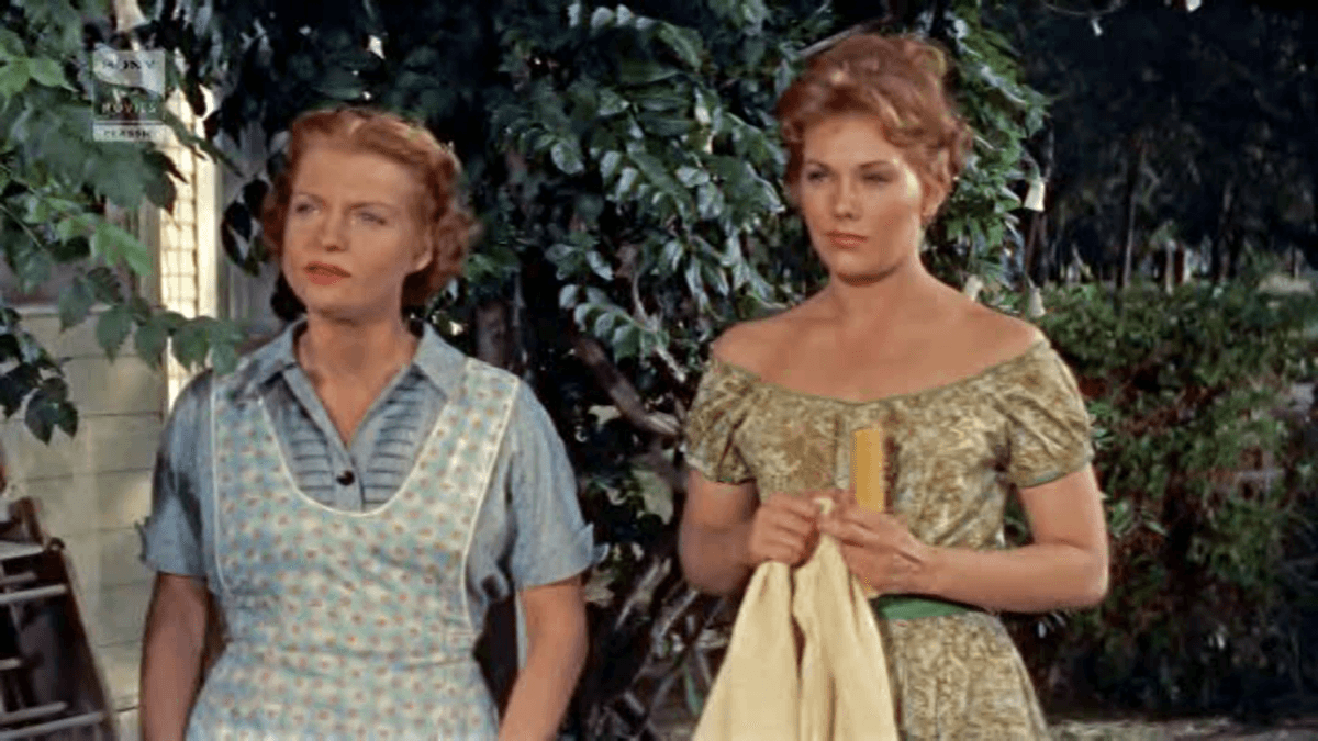 Flo (Betty Field, L) and Madge Owens (Kim Novak), in “Picnic.” (Columbia Pictures)