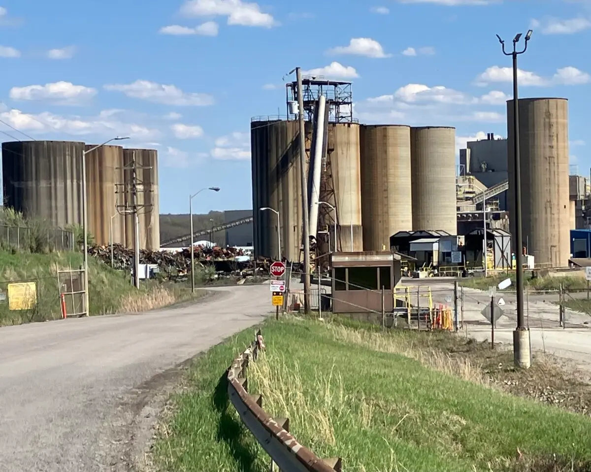 Trump Praises Data Center Developers for Advancing Projects by Building Own Power Plants | USNN World News A former coal-fired power plant in Homer City, Pa., approximately 50 miles east of Pittsburgh, is being redeveloped as a natural gas-powered data center campus by the city’s redevelopment agency. (John Haughey/The Epoch Times)
