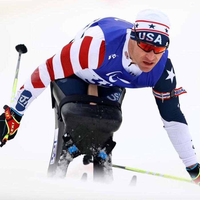 Conquering Hills: The Incredible Story of Navy SEAL and Paralympic Champion Dan Cnossen