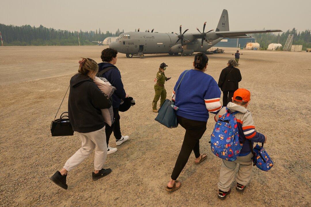 Governments Pledge Financial Relief for Manitoba and Saskatchewan Wildfire Evacuees