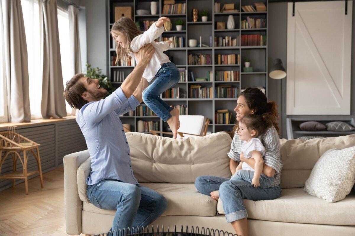 <span style="font-weight: 400;">Research shows that marriage can benefit children, says Peter John Mitchell. (fizkes/Shutterstock)</span>