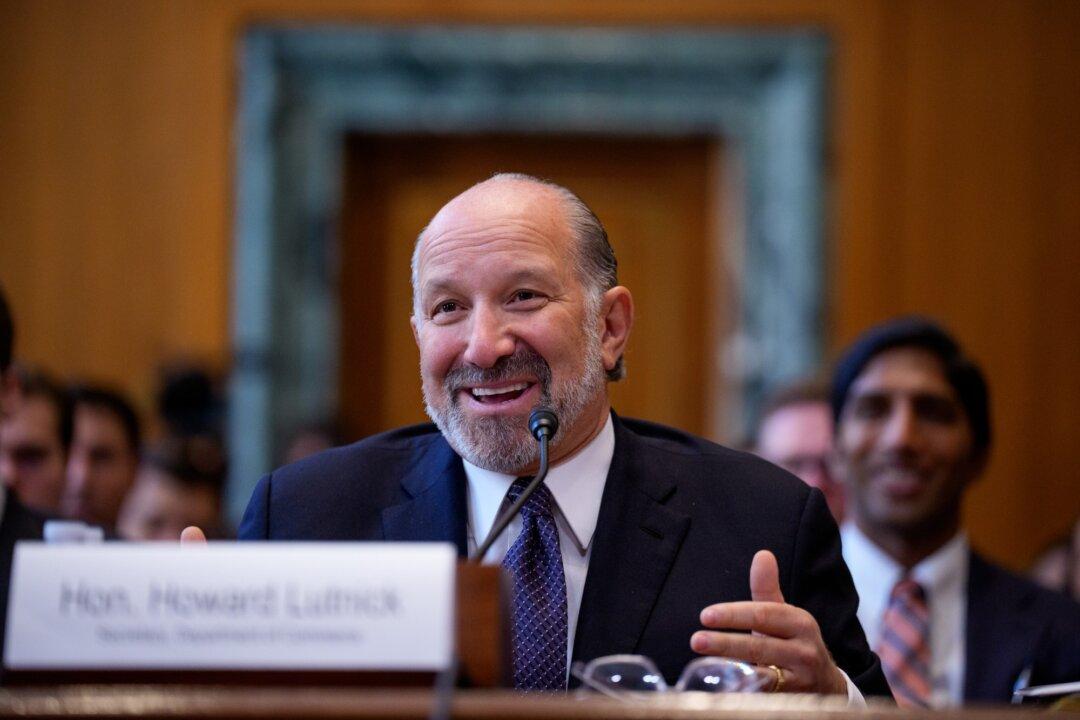 Trump Admin Is Renegotiating CHIPS Act Deals to Secure More Investment, Lutnick Says