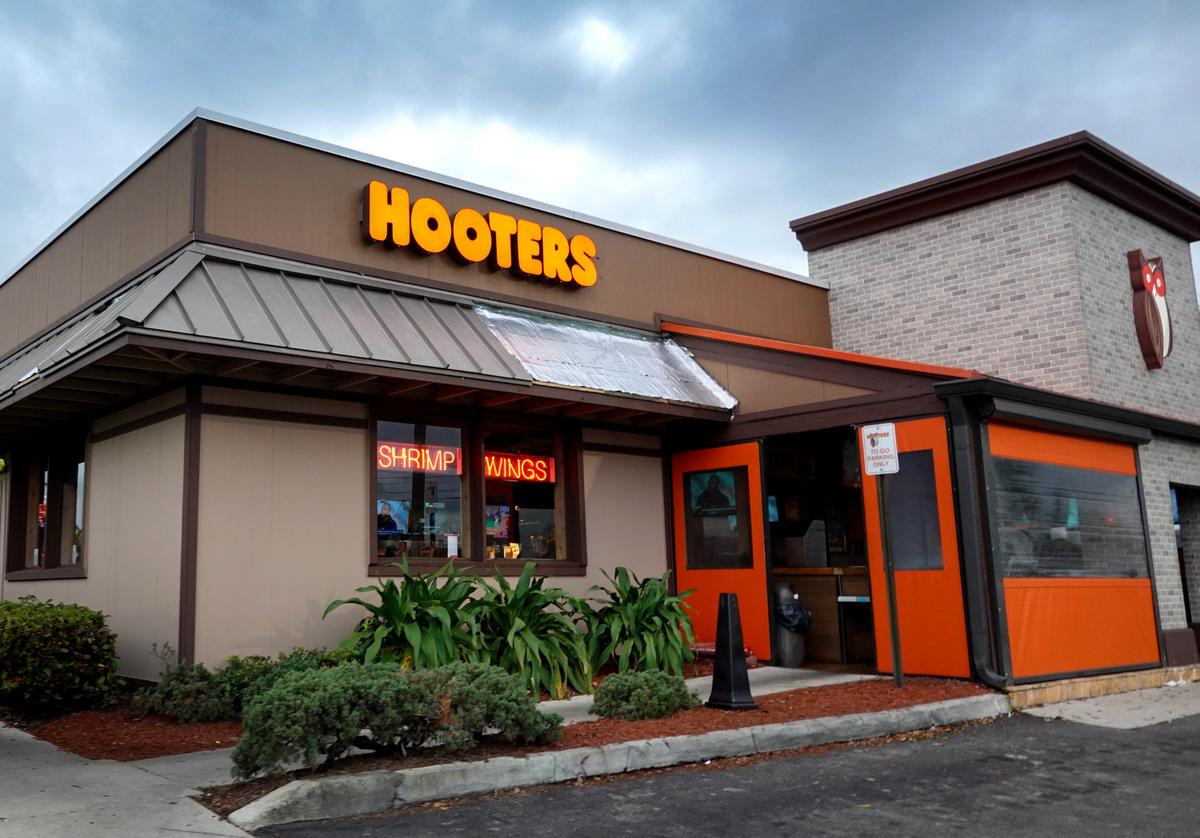 Hooters Abruptly Closes Dozens of Restaurants Amid Bankruptcy