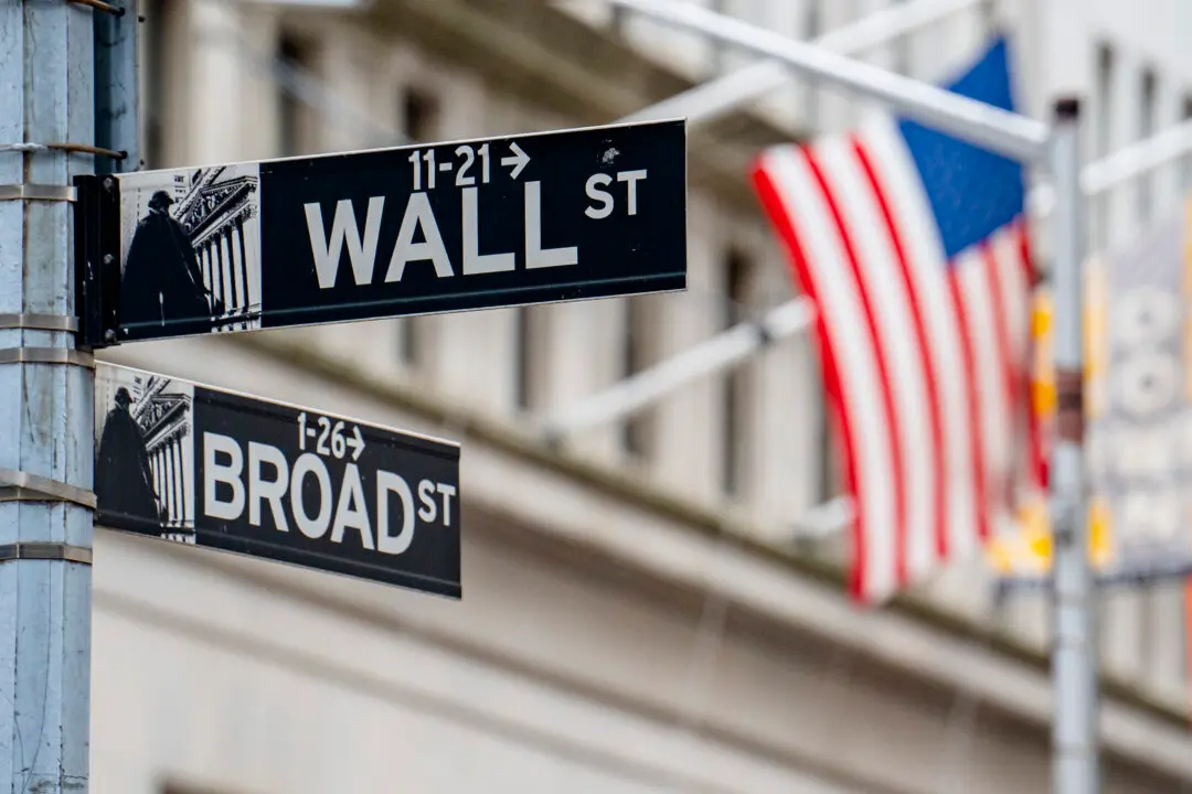 US Corporate Earnings Signal Economy Is Holding Steady