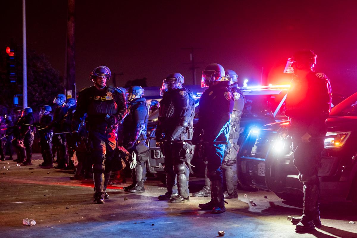 FBI Issues Warning to Agitators Who Assault Police During LA Unrest