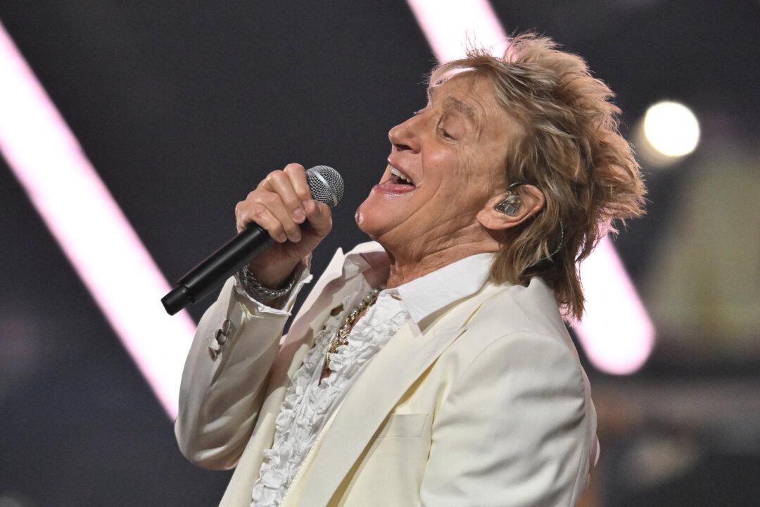 Rod Stewart Cancels US Concerts Due to Illness