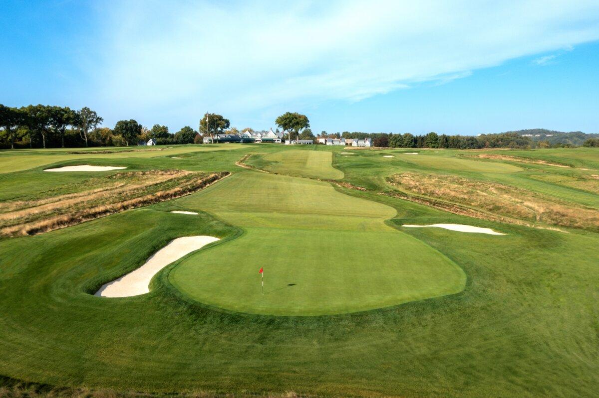 Oakmont Hosts Record 10th US Open: Beware! The Beast Beckons | USNN World News The 10th Hole of Oakmont Country Club in the Oakmont, Pennsylvania on Monday, Sept. 16, 2024. (Fred Vuich/USGA)
