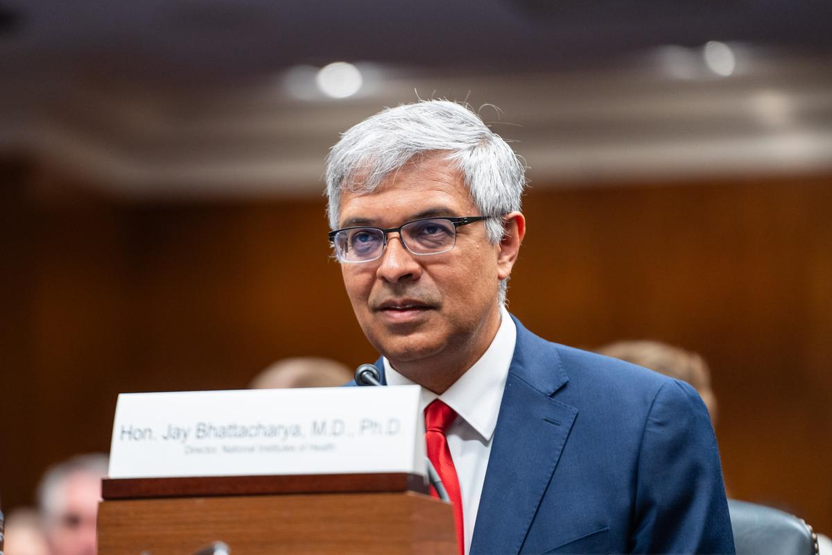 NIH Ends Gain-of-Function Research, Implementing Trump’s Executive Order