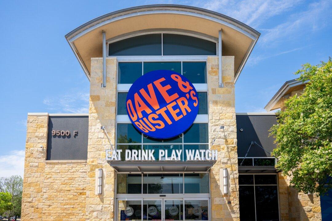 Dave & Buster’s 1st-Quarter Results Well Below Estimates, but Shares Jump After Hours