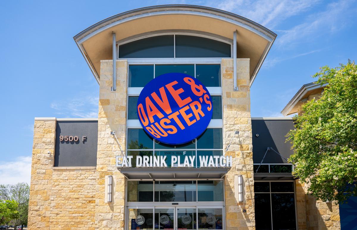 Dave & Buster’s 1st-Quarter Results Well Below Estimates, but Shares Jump After Hours