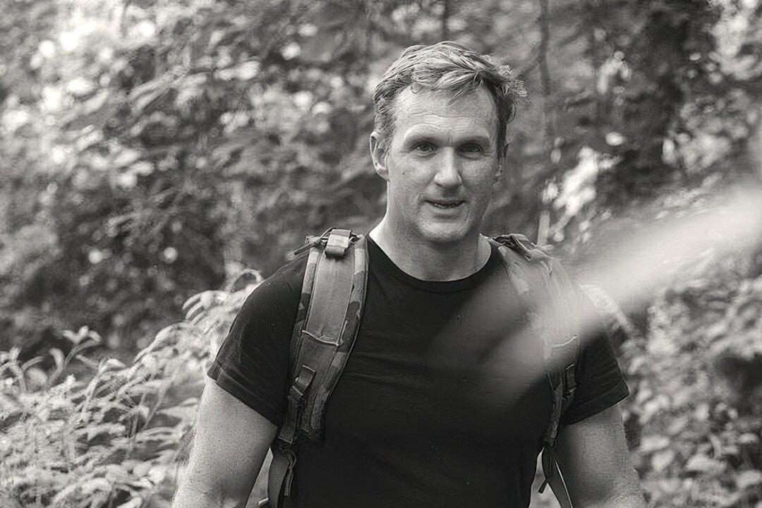 Former Navy Seal Officer Teaches Us How to Stick to an Exercise Regimen