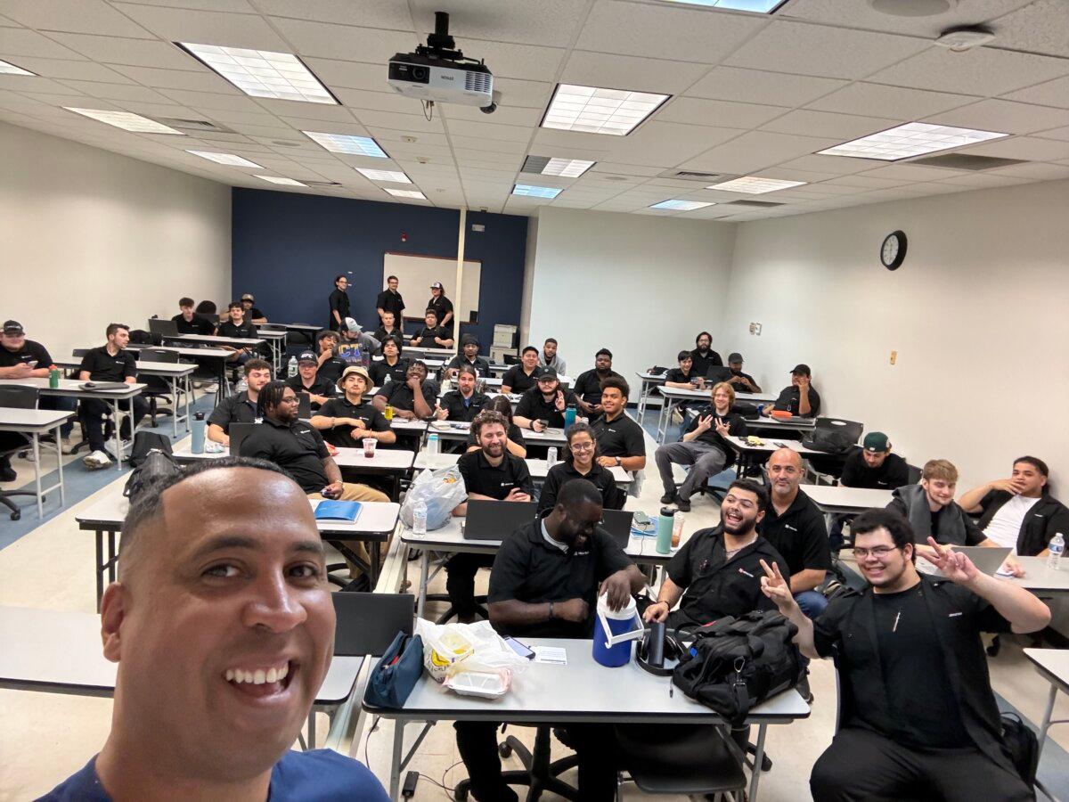 Epps meets with trade school students. (Courtesy of Darnell Epps)