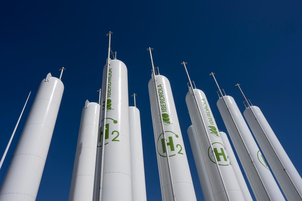 Don’t Let China Dominate the Hydrogen Future