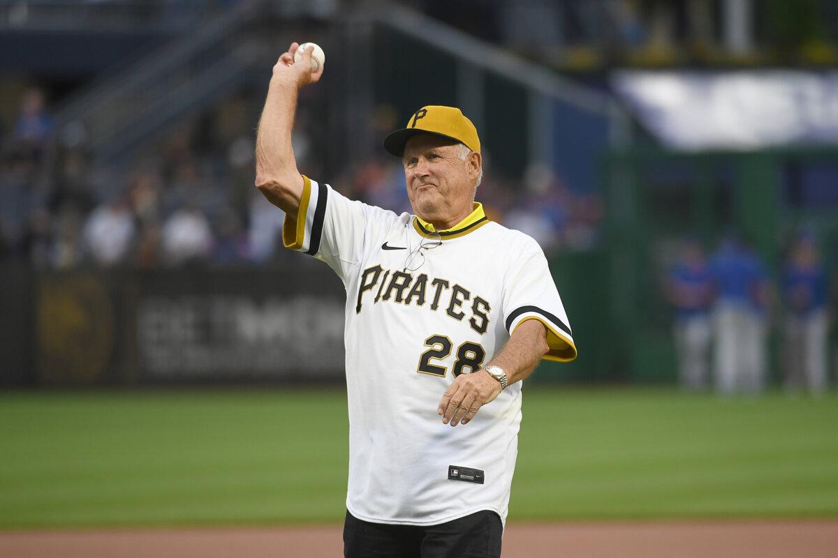 Former Pirates pitcher Steve Blass throws out the ceremonial first pitch before a game against the New York Mets at PNC Park in Pittsburgh on July 17, 2021. (Justin Berl/Getty Images)