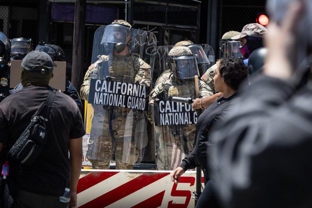 California Lawmakers Propose ‘No Secret Police Act’ to Ban Officers From Wearing Masks